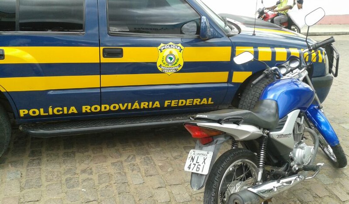 PRF recupera motocicleta roubada em Arapiraca