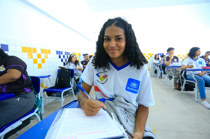 Governo de Alagoas confirma novos investimentos para universalização do Ensino Integral