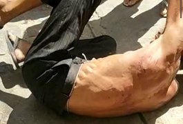 Após gritos de 'pega ladrão', homem que roubou celular de mulher é espancado por populares em Arapiraca