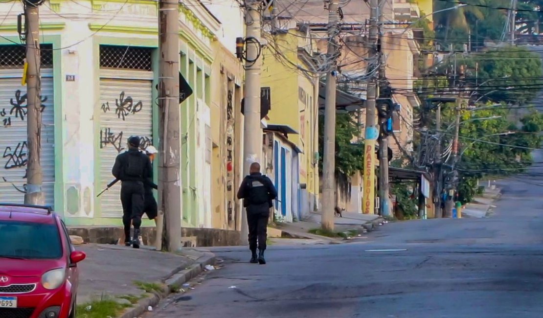 PM do RJ prende 13 em ação contra Comando Vermelho; 4 morreram