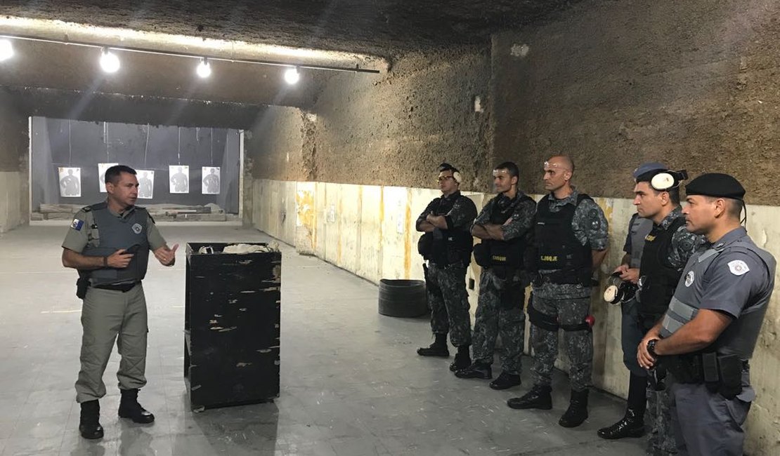 Oficial da PM de AL ministra instrução sobre baixa luminosidade à PM de São Paulo