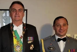 Mauro Cid afirma para a Polícia Federal que dinheiro de joias foi entregue a Bolsonaro em Nova York