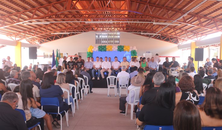 Luciano Barbosa inaugura escola moderna no Povoado Capim, na zona rural de Arapiraca; Assista
