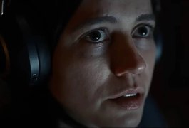 Já é Notícia indica: Uso do som para criar tensão é destaque em Undertone, filme de terror centrado em podcast