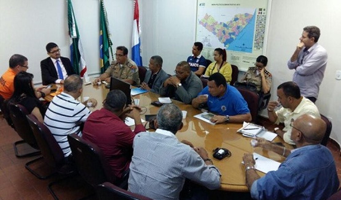 Representantes das associações militares reclamam de falta de política salarial para categoria