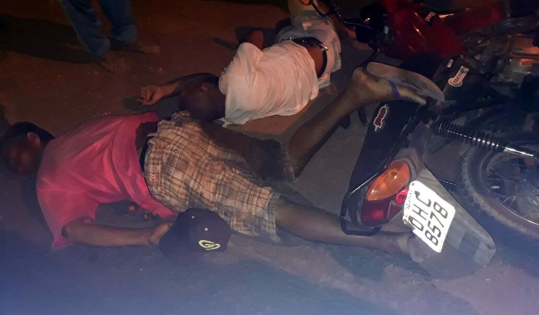 Acidente entre moto e caminhão deixa dois feridos em Lagoa da Canoa