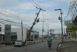 Colisão deixa parte do bairro do Poço, em Maceió, sem energia
