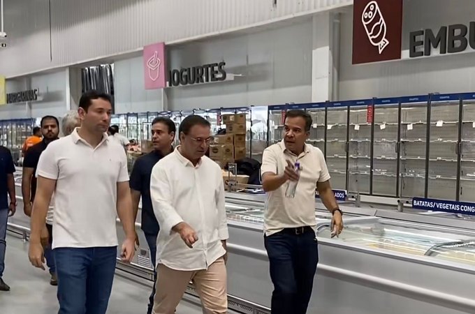 Prefeito visita instalações do Mix Mateus antes da inauguração em Arapiraca