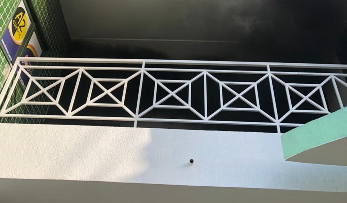 Vídeo. Princípio de incêndio é registrado em escola de Arapiraca