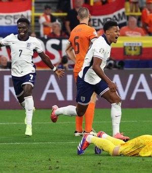 Inglaterra marca no fim, vira sobre a Holanda e vai à final da Eurocopa