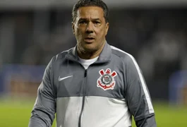 Vanderlei Luxemburgo apresenta melhora, mas permanece na UTI
