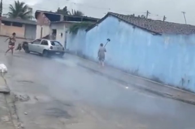 Homem tenta atropelar ex-companheira, derruba muro e deixar três feridos em Rio Largo