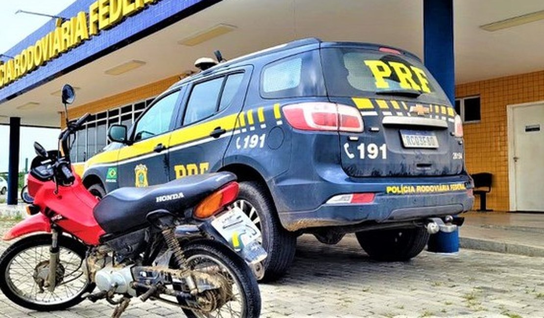 Motocicleta roubada há 8 anos em Alagoas é recuperada na Bahia