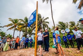 Certificação turística internacional bandeira Azul é hasteada na praia do Patacho, em Porto de Pedras