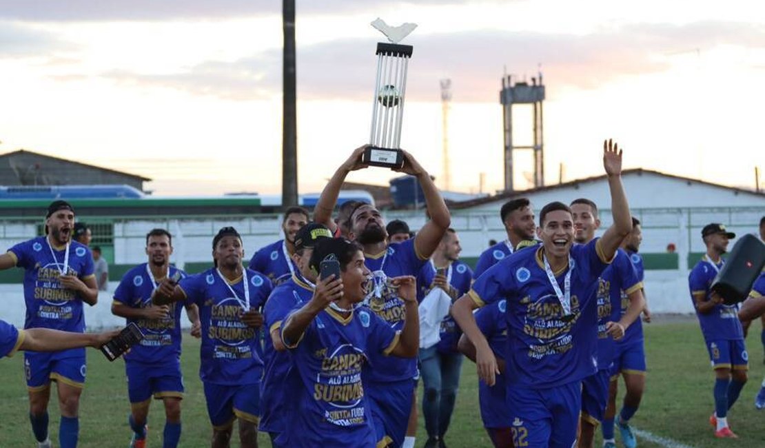 Cruzeiro de Arapiraca estreia em competições profissionais com título e vaga na elite do futebol alagoano