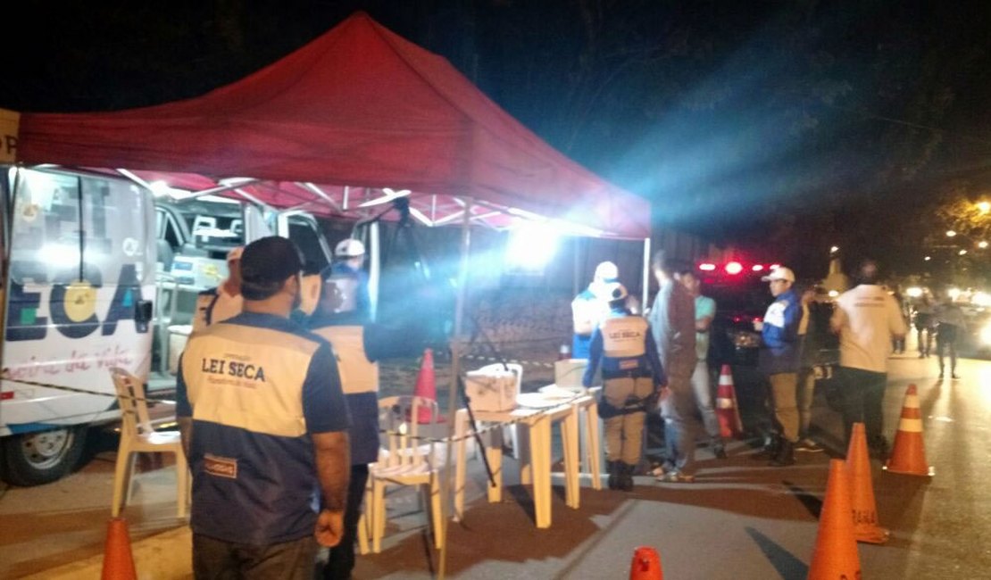 'Operação Lei Seca' prende cinco pessoas por embriaguez ao volante em Maceió