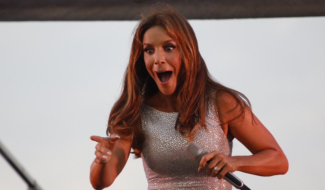 Ivete Sangalo interrompe show para dar 'bronca' em mulher grávida