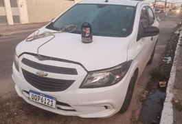 Carro tomado de assalto em Maceió é localizado em Arapiraca