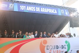 Arapiraca celebra 101 anos com desfile cívico emocionante e homenagem à educação e a Dr. Moacir Teófilo