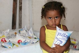 Programa do Leite está garantido; 320 mil alagoanos beneficiados