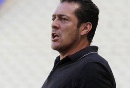 Maurílio Silva recebe prêmio de  melhor técnico do Campeonato Cearense de 2016