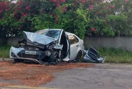 Quatro pessoas ficam gravemente feridas em colisão entre van e carro no Agreste de Alagoas