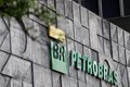 Petrobras reduz preço da gasolina em 5,2% a partir desta terça