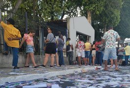 Exercício da cidadania: Grande número de eleitores comparece cedo às urnas no primeiro turno em Arapiraca; assista