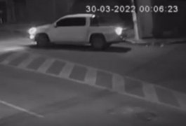Vídeo. Polícia tenta identificar suspeitos de homicídio que fugiram em ﻿caminhonete Amarok, em Maceió