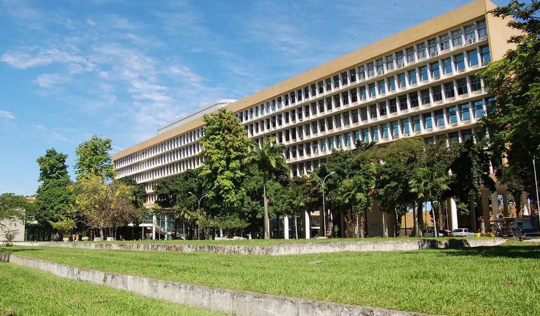 Governo libera quase R$ 1 bi para recompor orçamento de universidade federais