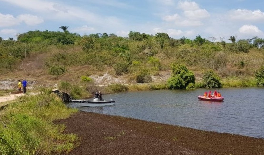 Polícia retoma buscas pelo veículo de agropecuarista em barragem em PE