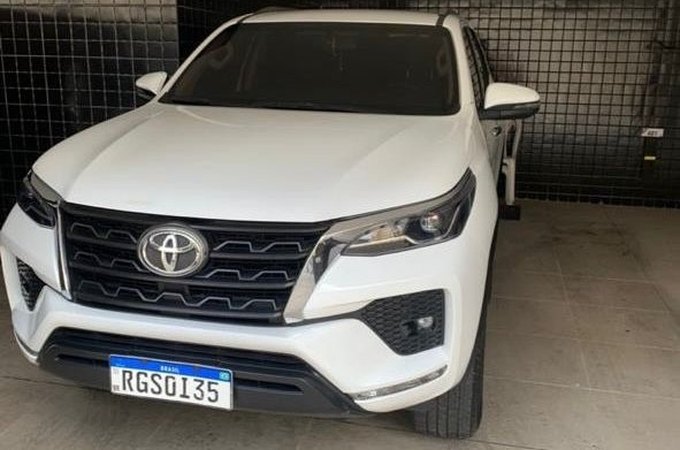 Ex-prefeito de Estrela de Alagoas tem veículo roubado durante a madrugada em Maceió