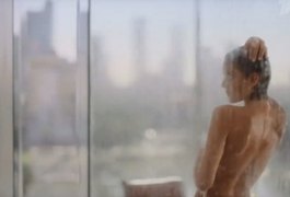 Nua, Bruna Marquezine estrela campanha ao lado de Emma Roberts