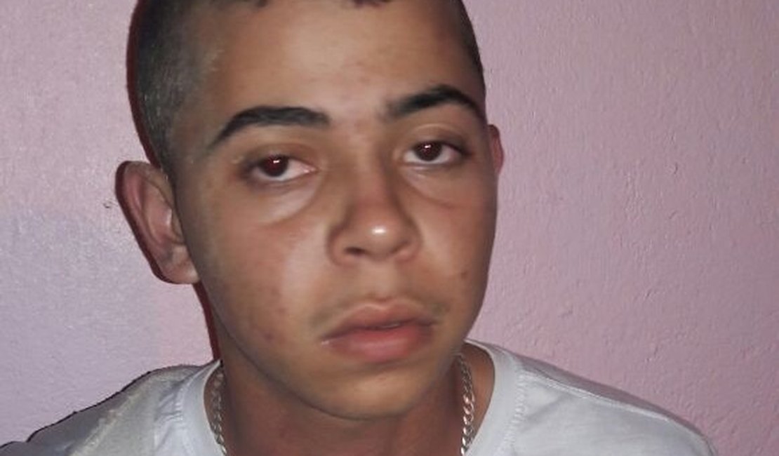 Polícia encontra moto roubada e suspeito é detido, em Arapiraca