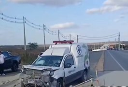 Motorista perde controle de ambulância e mulher morre após acidente, na ﻿na AL-220 em Batalha