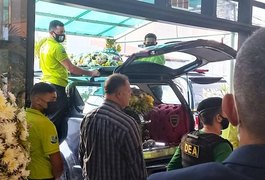 Paulinha Abelha é sepultada em sua cidade natal, em Sergipe