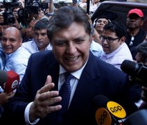 Ex-presidente peruano tenta suicídio antes de ser preso e morre durante cirurgia, diz polícia