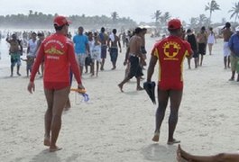 10 vítimas de afogamento são resgatadas pelos bombeiros na Praia do Francês