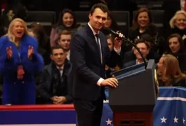 Morre influencer aliado de Trump após ser baleado em evento nos EUA
