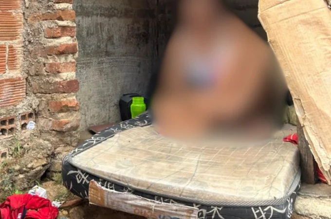 Homem é preso em flagrante por manter suposta namorada adolescente em canil em Santana do Ipanema