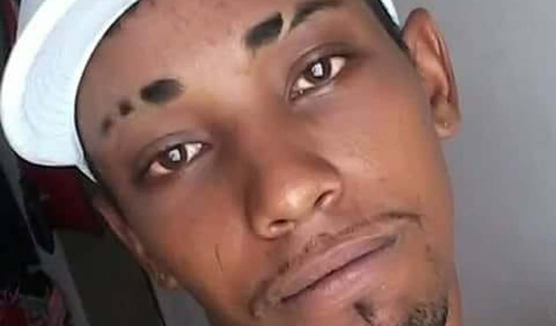 Jovem é assassinado a tiros e tem orelhas cortadas, em Delmiro Gouveia