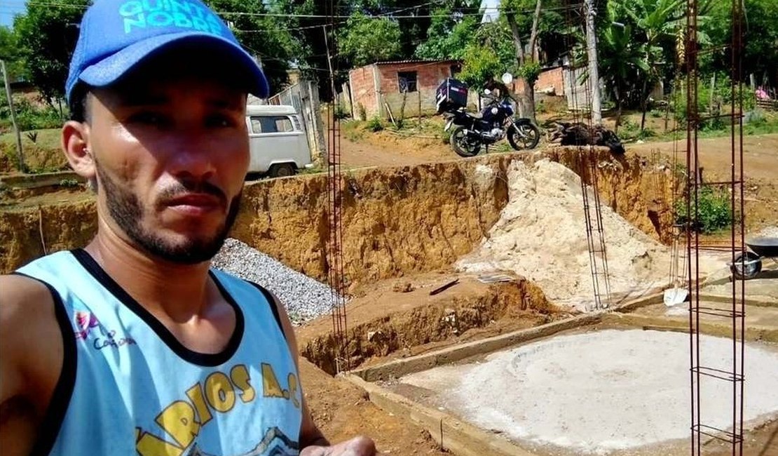 Motoboy viraliza na web após levar 'bolo' de amigos que iriam ajudar na construção de casa