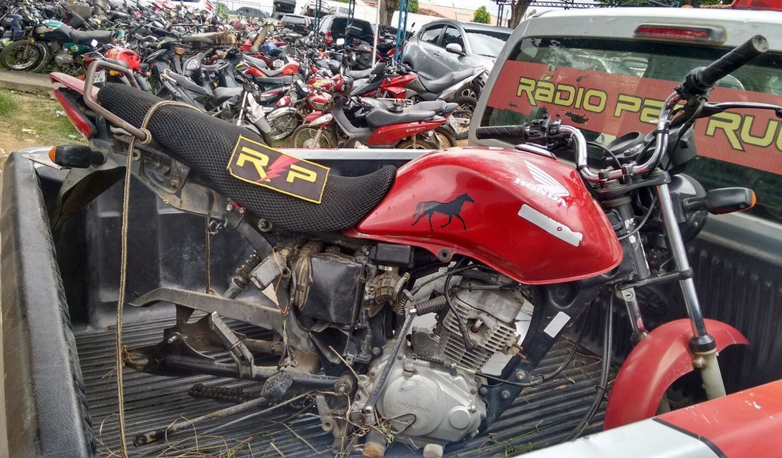 Polícia Militar recupera motocicleta na zona rural de Arapiraca