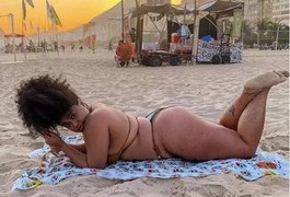 Ex-BBB, alagoana Rízia aproveita tarde de sol em praia do Rio