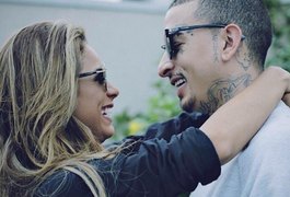 MC Guimê compra mansão de R$ 2 milhões e anuncia noivado com Lexa