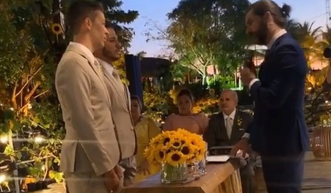 Carlinhos Maia e Lucas Guimarães se casam em Piranhas, AL