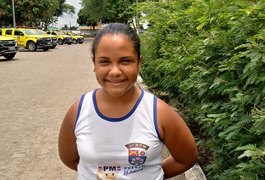 Garota abre mão de dinheiro de show para pagar custos da tia grávida, em Arapiraca