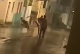 Polícia conclui inquérito e indicia homem que deu 'voadora' em mulher no interior de Alagoas