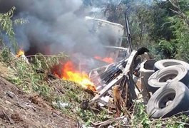 Filha de caminhoneiro arapiraquense desaparece em batida entre caminhão e carreta na Bahia