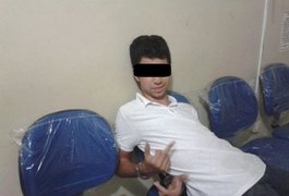 Menor é apreendido com pistola, danifica viatura e desacata PM’s